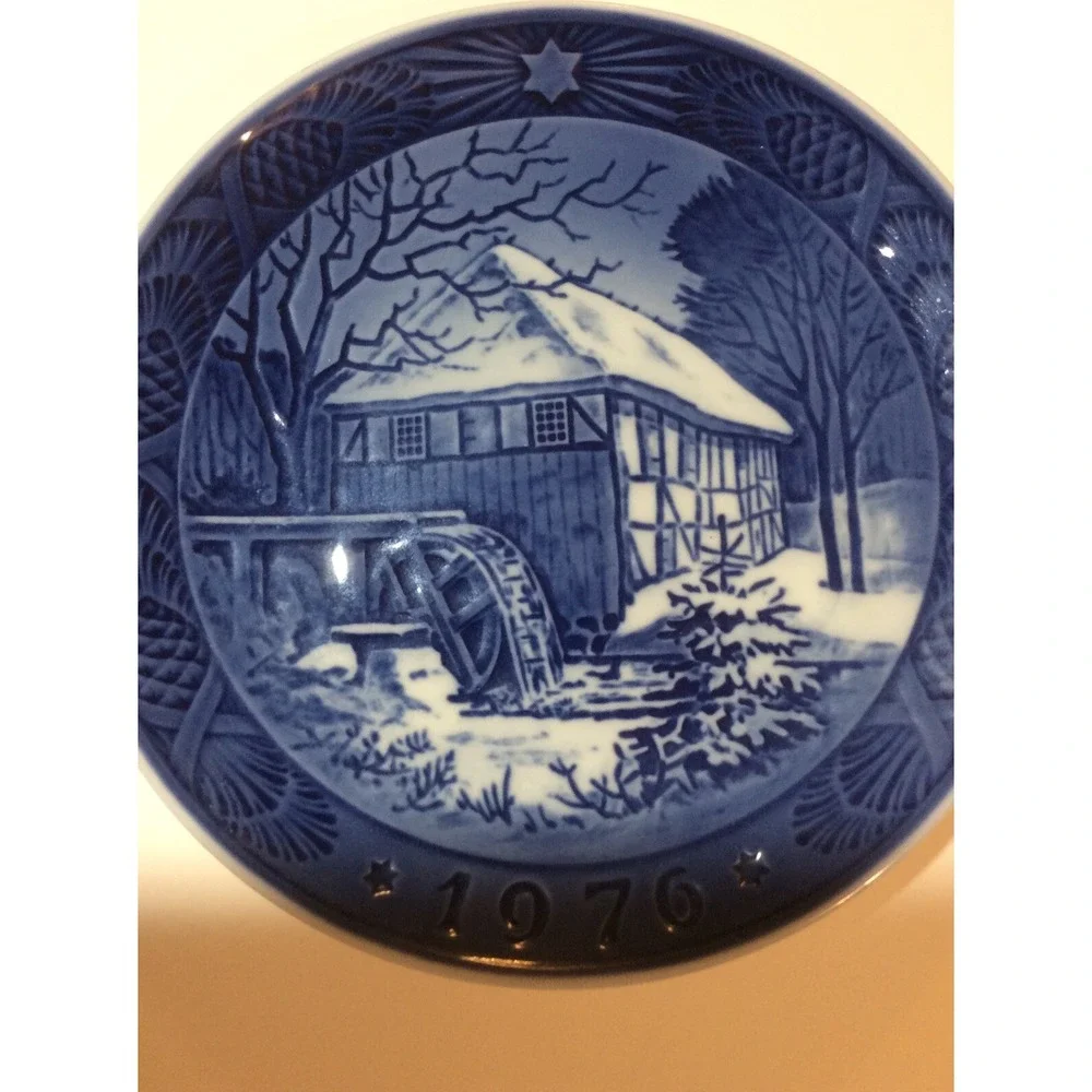 B & G Copenhagen Denmark 1976 Blue White Christmas Collector Plate Water Mill
